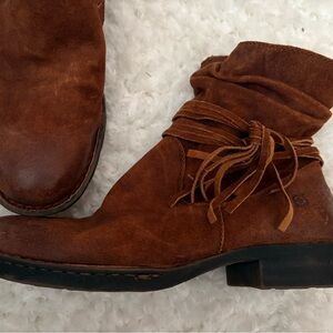 Born Cross Brown Suede Ankle Boots with fringes western